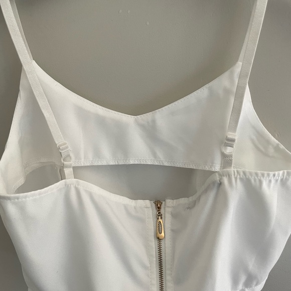 BRAND NEW! Chic cropped tank top with zipper back! - Picture 4 of 5
